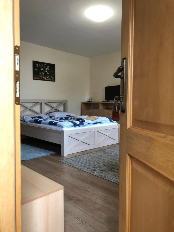 Privat Migac Apartment Vrbov Exterior photo